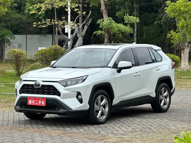Фотография автомобиля — Toyota RAV4