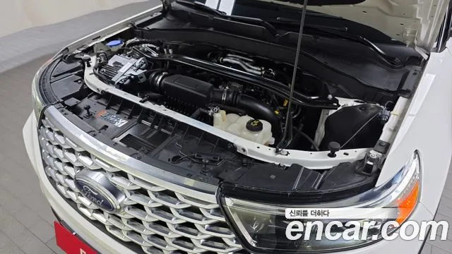 Ford Explorer — Фото автомобиля 9