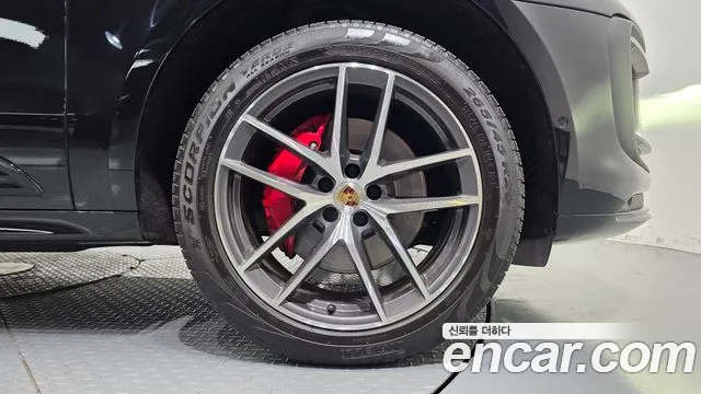 Porsche Macan — Фото автомобиля 5