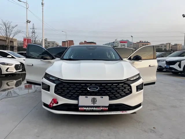 Ford Mondeo — Фото автомобиля 12