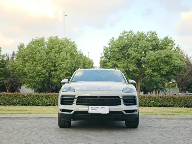 Porsche Cayenne — Фото автомобиля 2