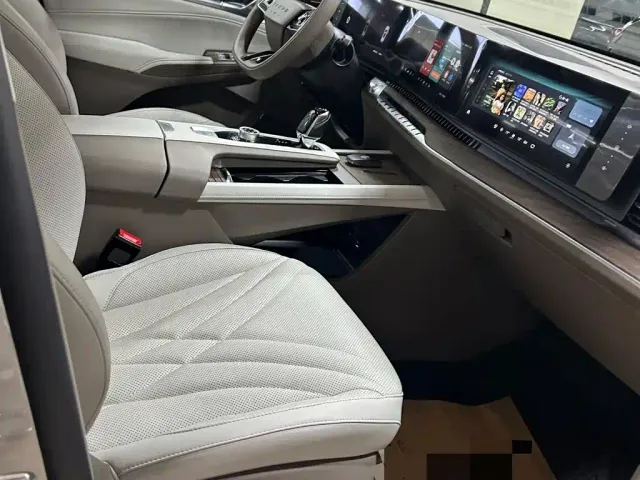 Roewe RX9 — Фото автомобиля 3