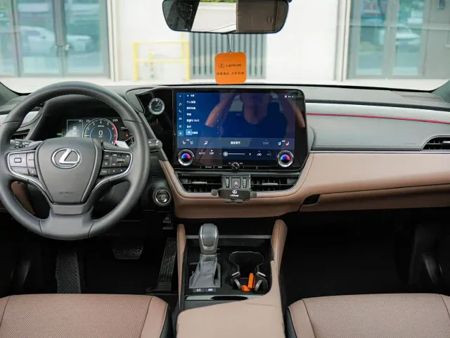 Lexus ES — Фото автомобиля 18