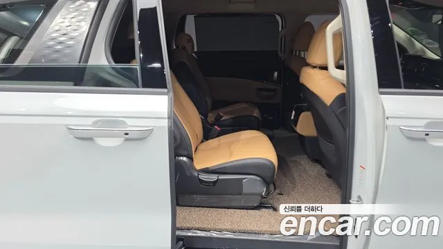 Kia Carnival — Фото автомобиля 12