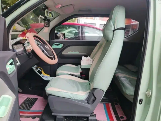 Wuling Hongguang Mini EV — Фото автомобиля 11