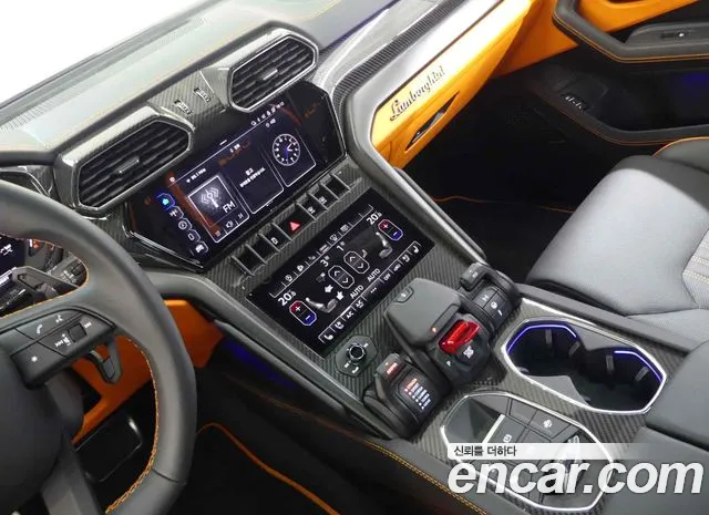 Lamborghini Urus — Фото автомобиля 15