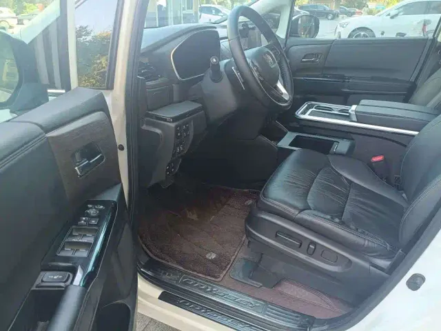 Honda Odyssey — Фото автомобиля 10