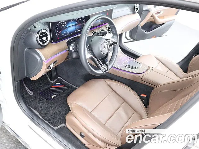 Mercedes-Benz E-Class — Фото автомобиля 16