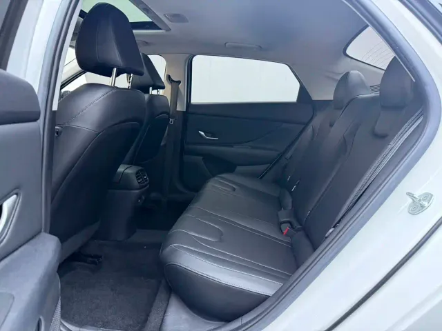 Hyundai Elantra — Фото автомобиля 9