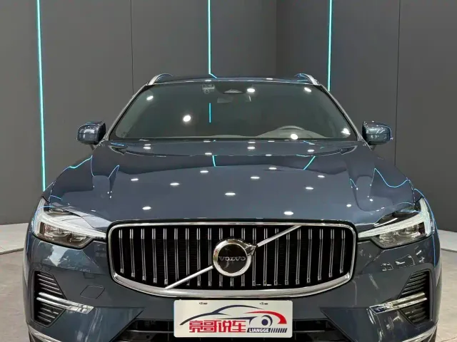 Volvo XC60 — Фото автомобиля 2
