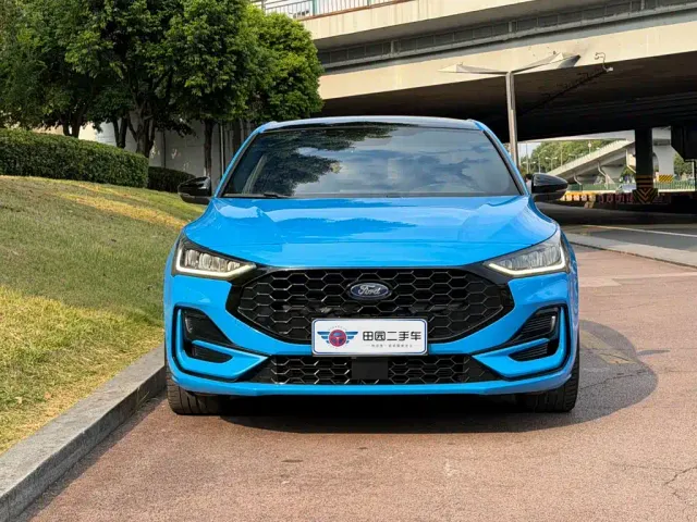 Ford Focus — Фото автомобиля 2