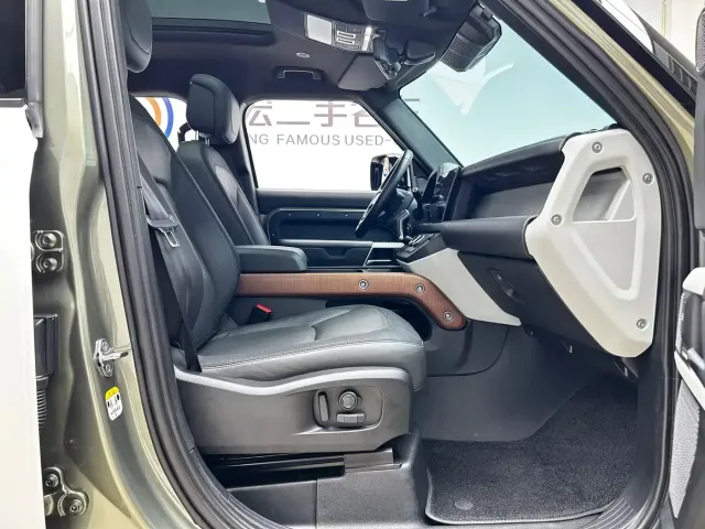 Land Rover Defender — Фото автомобиля 19