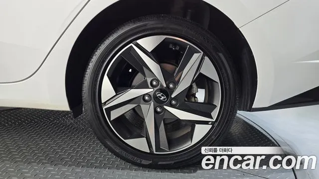 Hyundai Avante CN7 — Фото автомобиля 6