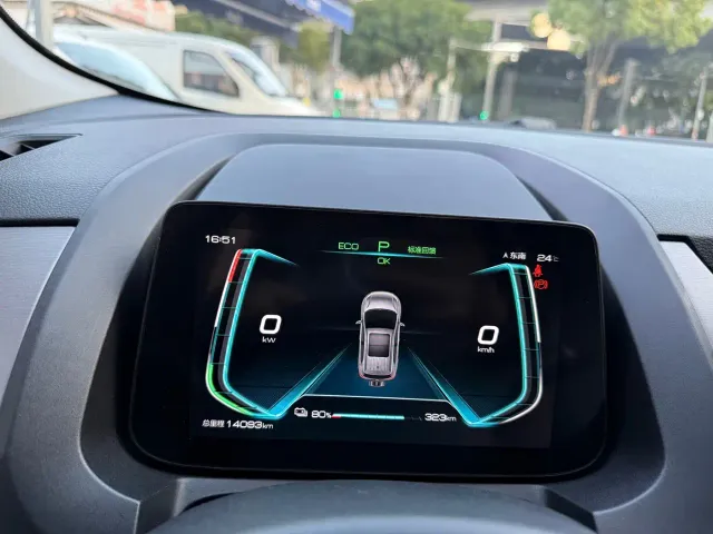 BYD Yuan Pro — Фото автомобиля 7
