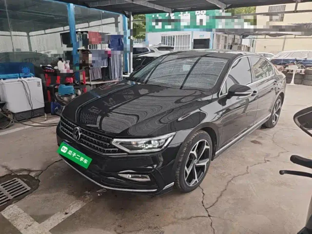 Фотография автомобиля — Volkswagen Magotan