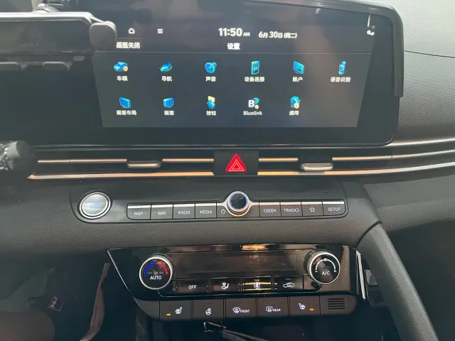 Hyundai Elantra — Фото автомобиля 10