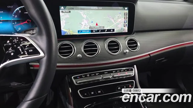Mercedes-Benz E-Class — Фото автомобиля 16