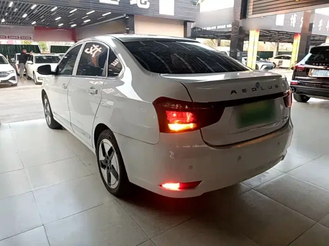 Dongfeng Fengshen E70 — Фото автомобиля 4