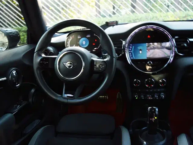 MINI Hatch — Фото автомобиля 13