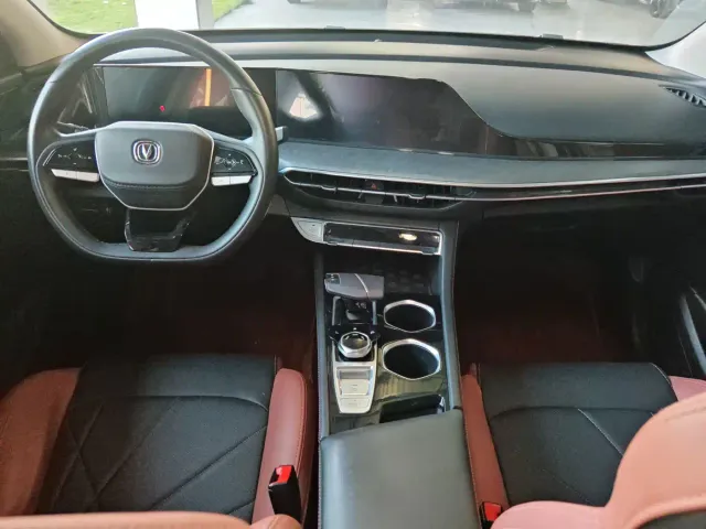 Changan Eado — Фото автомобиля 9