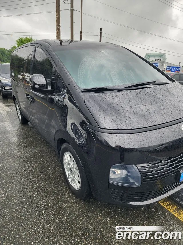 Фотография автомобиля — Hyundai Staria