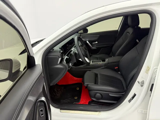Mercedes-Benz A-Class — Фото автомобиля 23