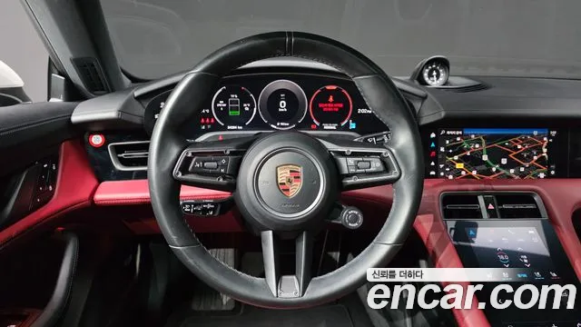 Porsche Taycan — Фото автомобиля 19