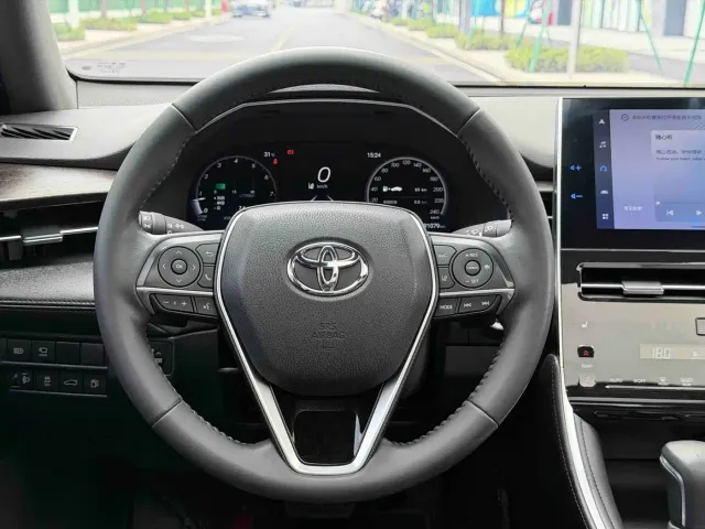 Toyota Avalon — Фото автомобиля 11