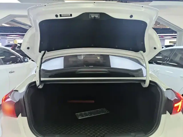 Changan Eado — Фото автомобиля 18