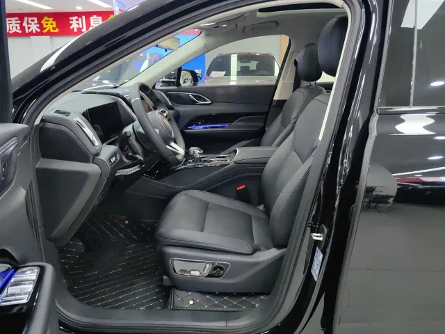 Hongqi HS3 PHEV — Фото автомобиля 5