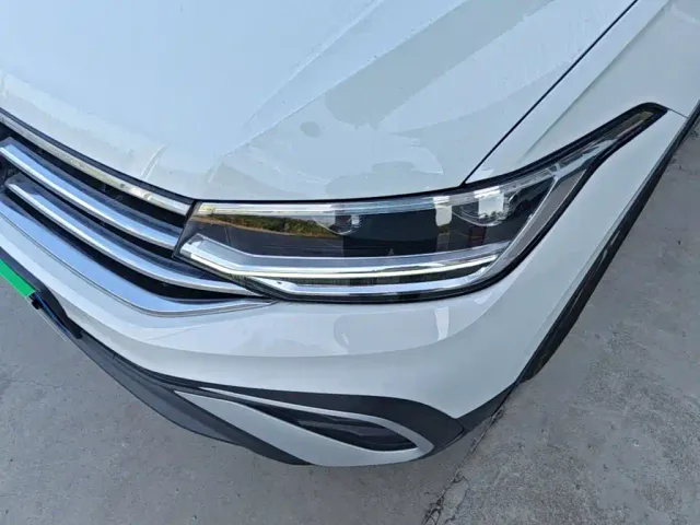 Volkswagen Tiguan L — Фото автомобиля 23