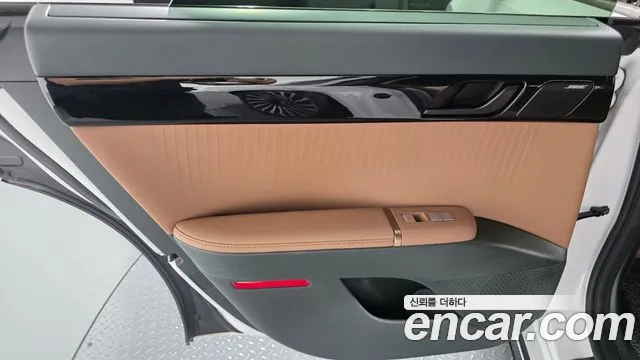 Hyundai Grandeur Grandeur (GN7) 3.5 Бензин 2WD — Фото автомобиля 20