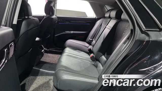 Hyundai Grandeur Grandeur (GN7) 2.5 Бензин 2WD — Фото автомобиля 9
