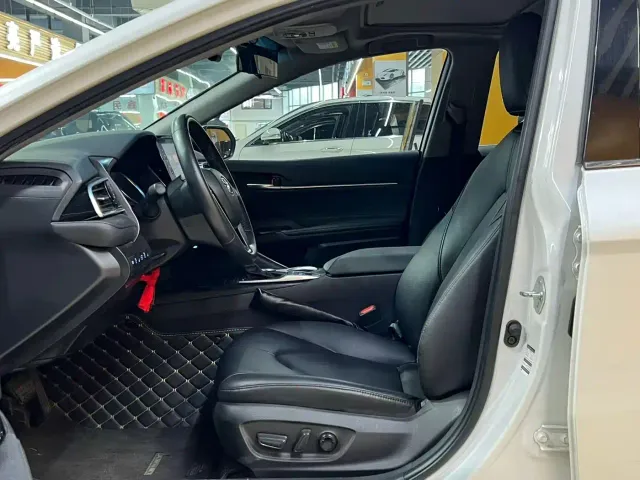 Toyota Camry — Фото автомобиля 4