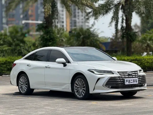 Toyota Avalon — Фото автомобиля 3