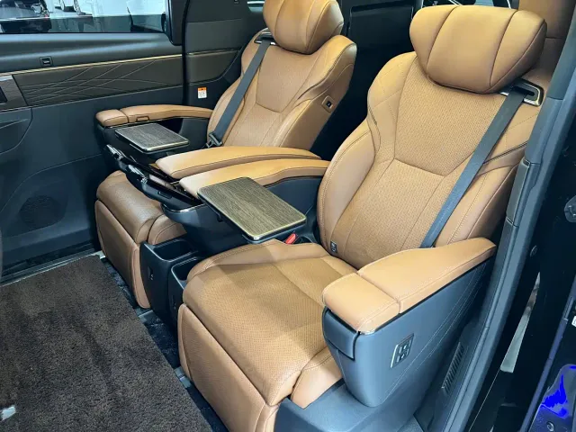 Toyota Alphard — Фото автомобиля 12