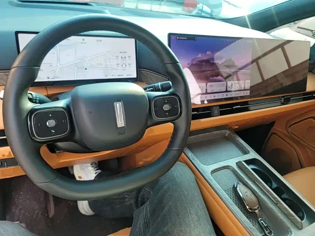 Wey Alpine — Фото автомобиля 9