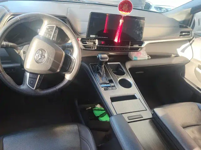 Toyota Granvia — Фото автомобиля 12