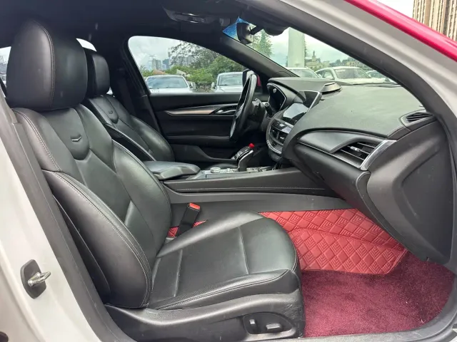 Cadillac CT5 — Фото автомобиля 10