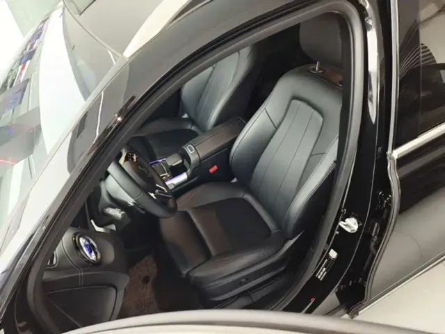 Mercedes-Benz EQB — Фото автомобиля 10