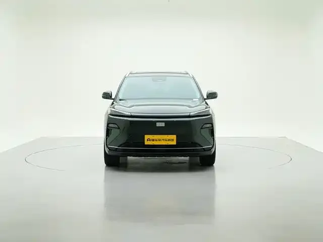 Geely Galaxy Starship 7 EM-i — Фото автомобиля 4