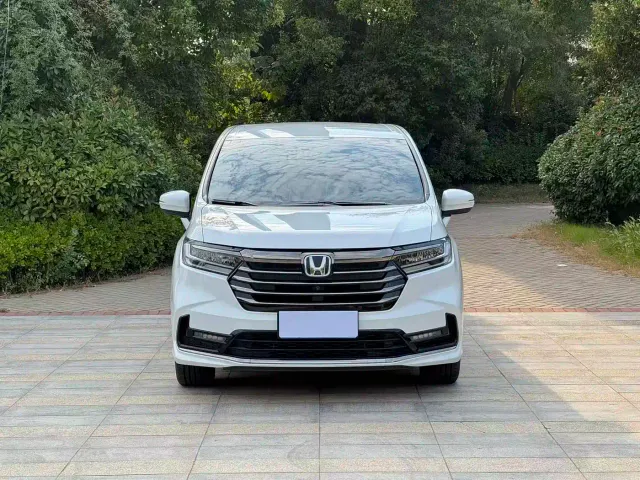 Honda Odyssey — Фото автомобиля 2