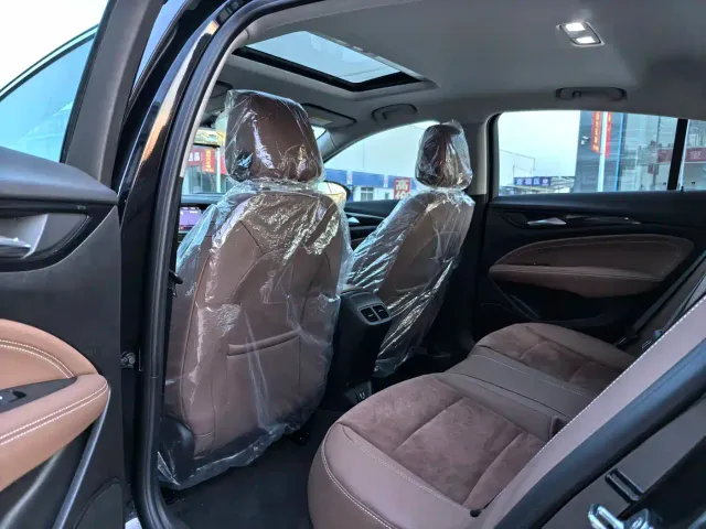 Buick Regal — Фото автомобиля 6