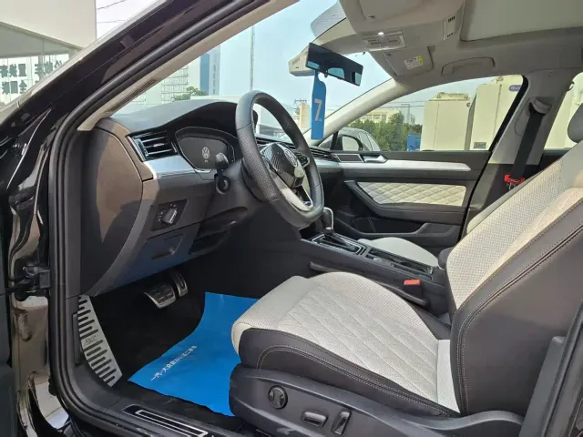 Volkswagen Magotan 2025 Popular Edition 330TSI DSG Luxury — Фото автомобиля 7