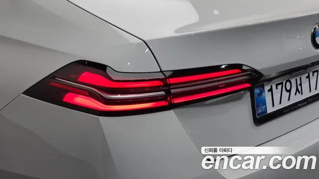 BMW 5 Series G60 — Фото автомобиля 23