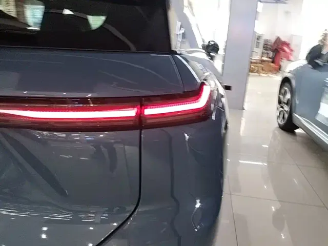 Nio ES7 — Фото автомобиля 7