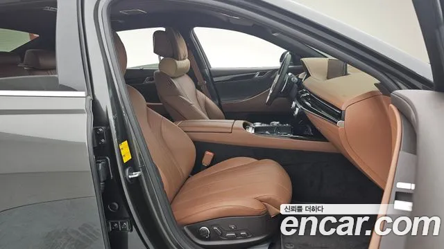 Genesis G80 Бензин 2.5 турбо AWD — Фото автомобиля 11
