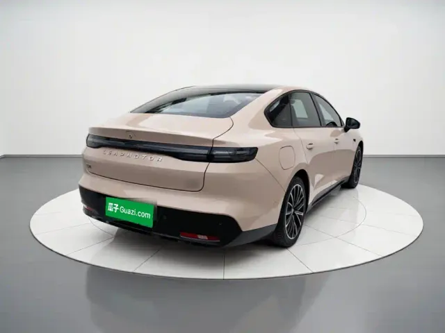 Leapmotor B01 — Фото автомобиля 4