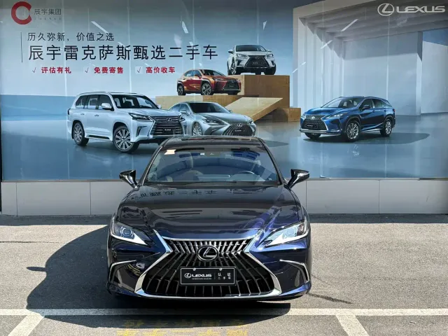 Фотография автомобиля — Lexus ES