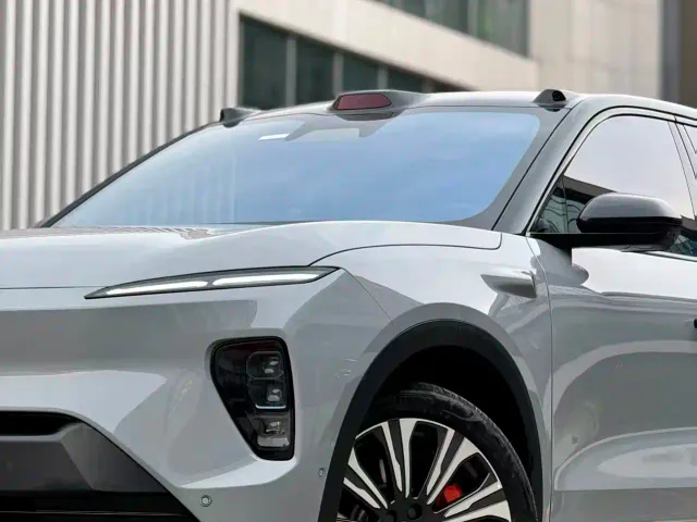 Nio ES8 — Фото автомобиля 4